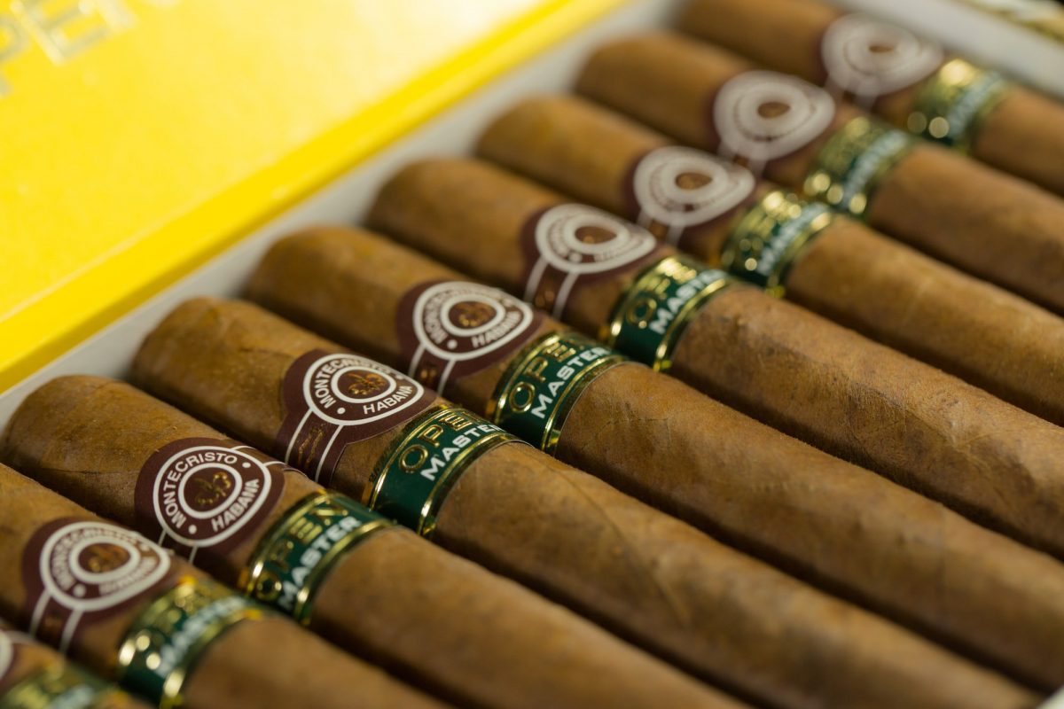 How To Keep Cigars Fresh: A Professional’s Guide