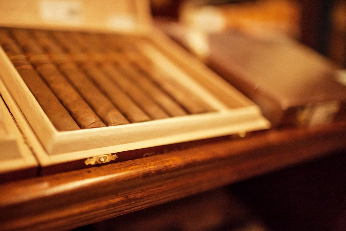 MachineMade Cigars Crafting an Enjoyable Smoke Experience Without