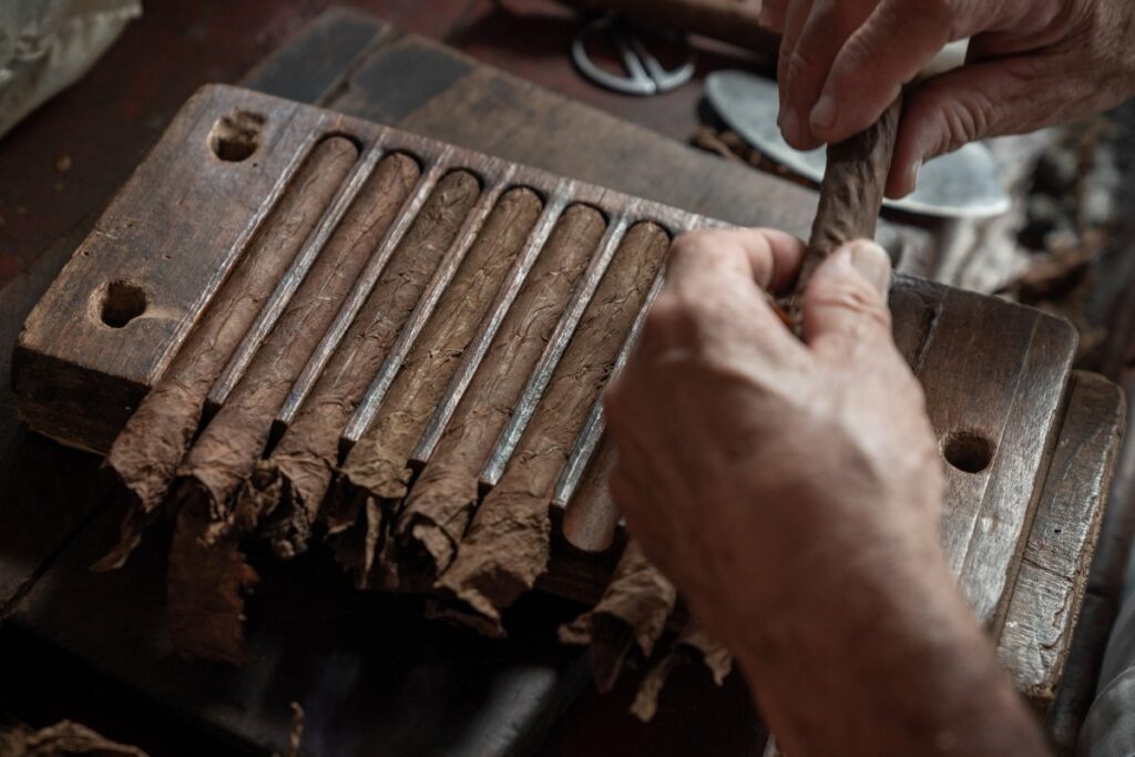 hand rolled dominican cigars