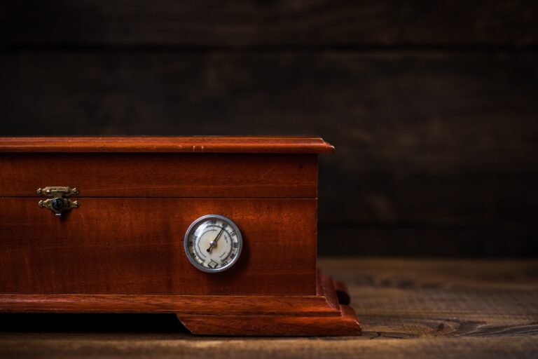 What Is The Ideal Cigar Humidity And Temperature? Premium Cigars of