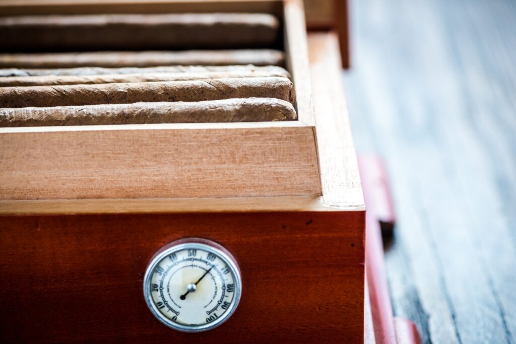 Choosing a humidor with a thermometer ensures optimal conditions for storing cigars.